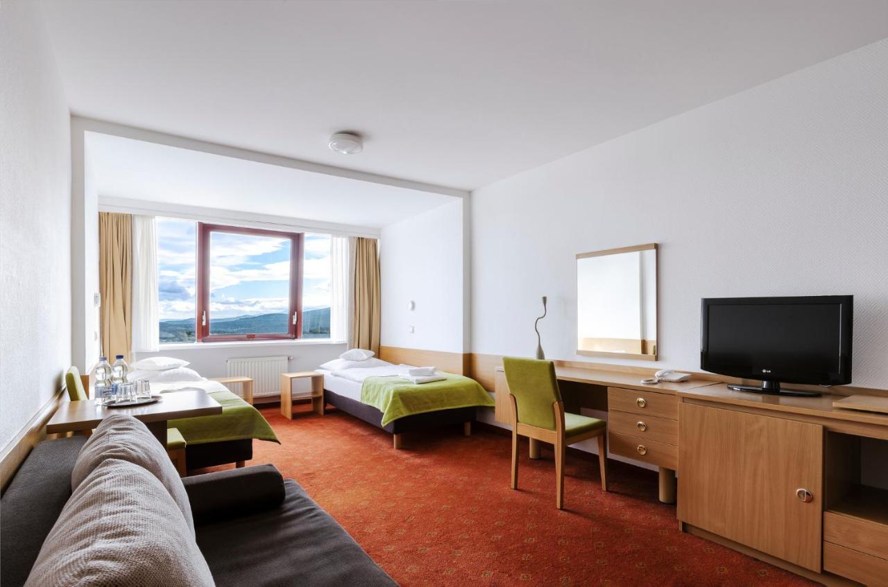 Interferie Sport Hotel Bornit شكلارسكا بوريبا المظهر الخارجي الصورة