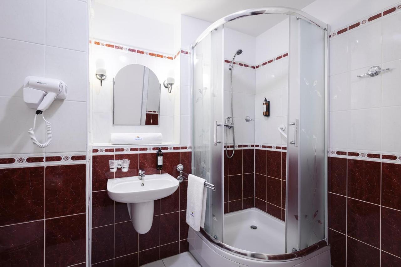 Interferie Sport Hotel Bornit شكلارسكا بوريبا المظهر الخارجي الصورة