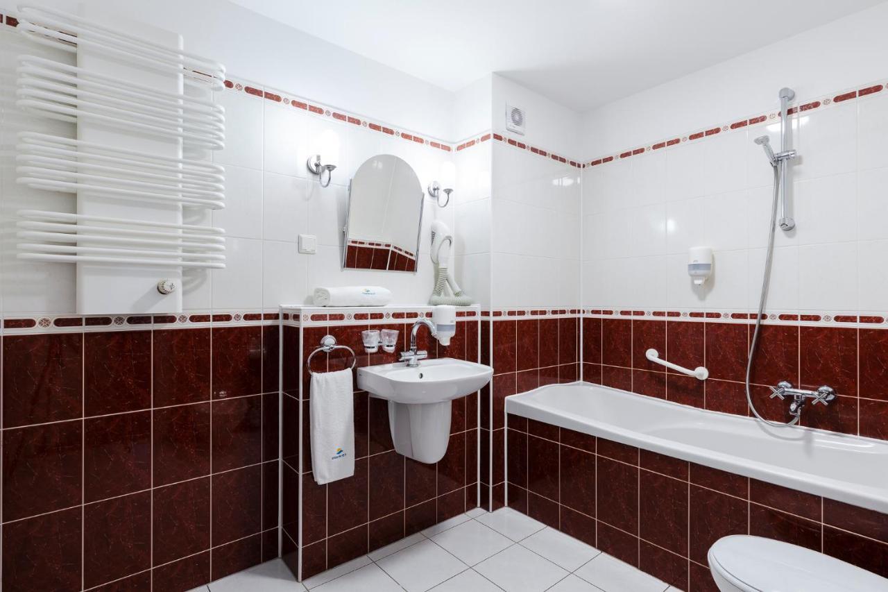 Interferie Sport Hotel Bornit شكلارسكا بوريبا المظهر الخارجي الصورة