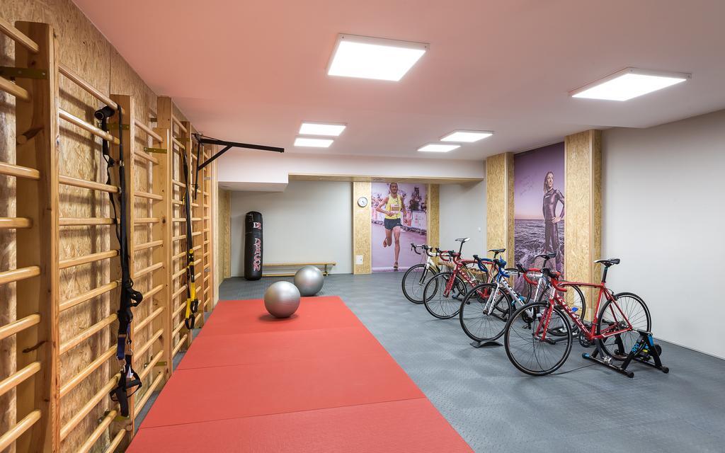 Interferie Sport Hotel Bornit شكلارسكا بوريبا المظهر الخارجي الصورة